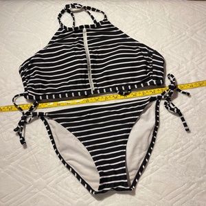 Xhilaration bikini - halter tie top and tie bottoms